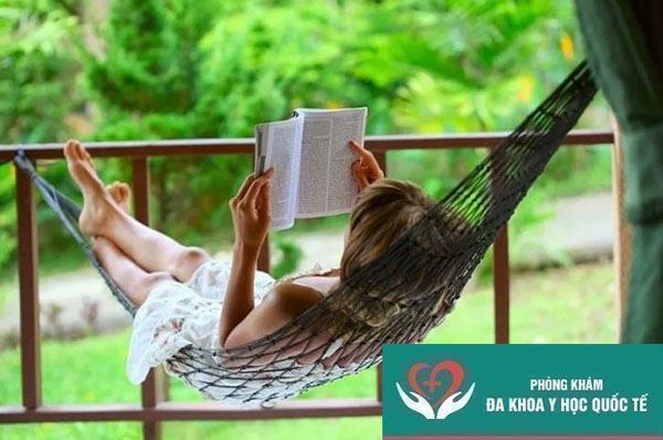 Tại sao bà bầu không nên nằm võng