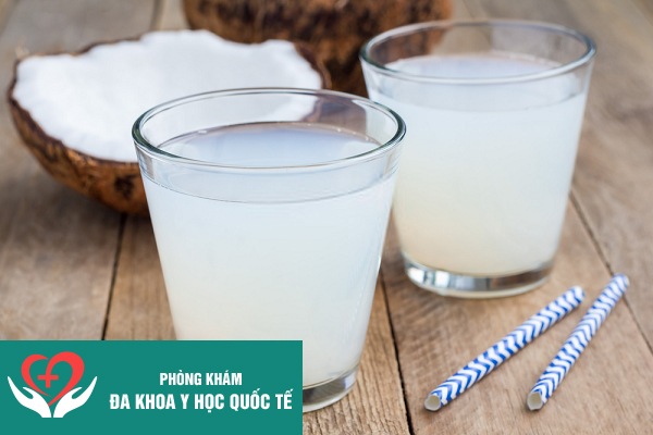 Những lưu ý khi uống nước dừa